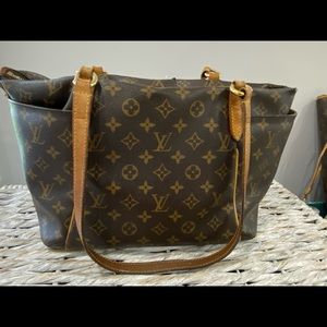 COPY - Louis Vuitton MM bucket style handbag.  Gently loved!  Still lots of lif…